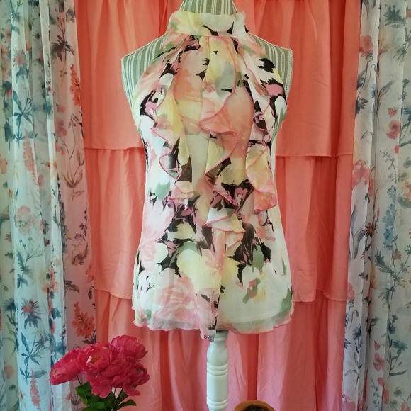 A. Byer Tops - 🌻🌺🌻A. BYER GORGEOUS FLORAL RUFFLE HALTER TOP!!